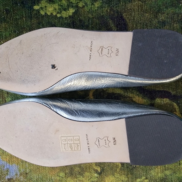 Tory Burch Silver Leather Women's Ballet Flats Size 6.5 - Picture 8 of 8